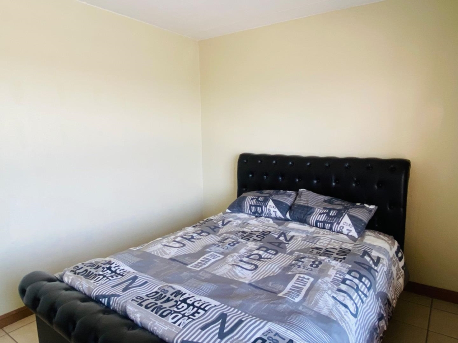 2 Bedroom Property for Sale in Constantia Kloof Gauteng