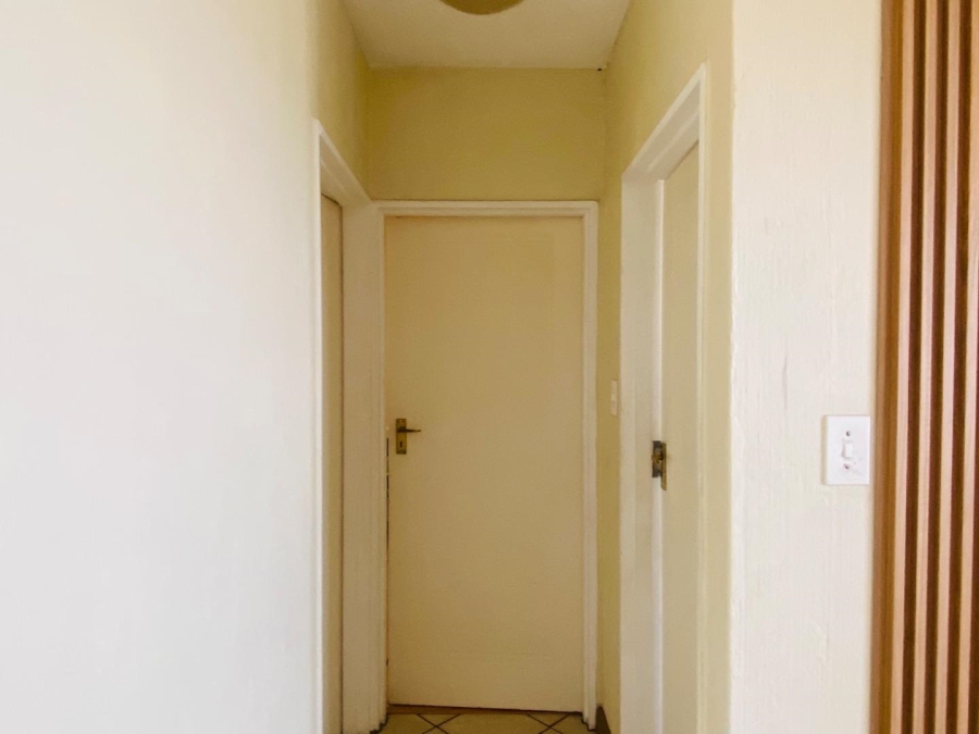 2 Bedroom Property for Sale in Constantia Kloof Gauteng