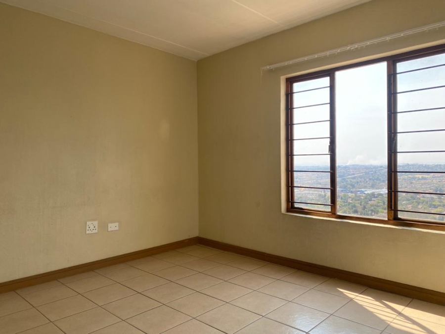 2 Bedroom Property for Sale in Constantia Kloof Gauteng
