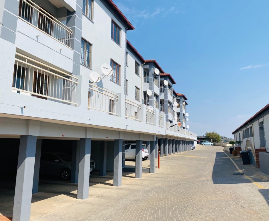 2 Bedroom Property for Sale in Constantia Kloof Gauteng