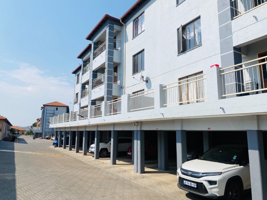 2 Bedroom Property for Sale in Constantia Kloof Gauteng