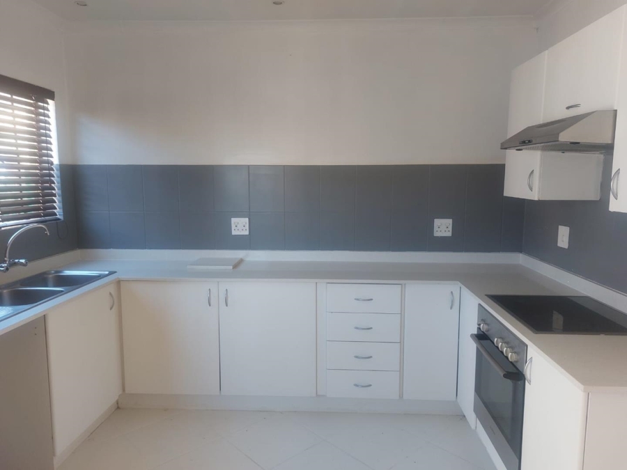 To Let 2 Bedroom Property for Rent in South Crest Gauteng