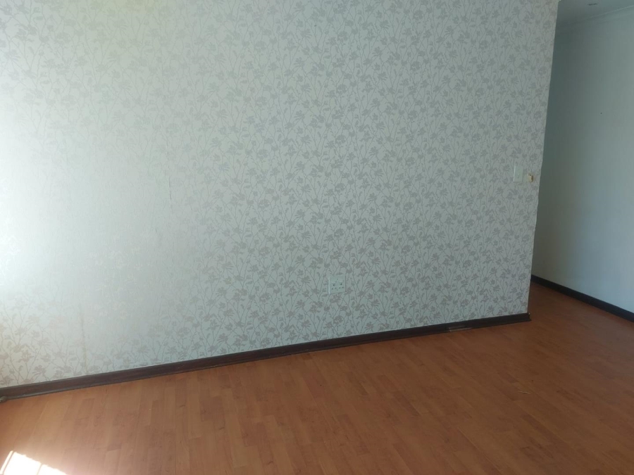 To Let 2 Bedroom Property for Rent in South Crest Gauteng