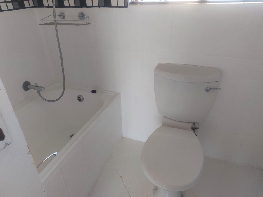 To Let 2 Bedroom Property for Rent in South Crest Gauteng