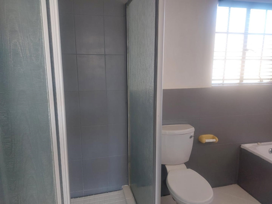 To Let 2 Bedroom Property for Rent in South Crest Gauteng