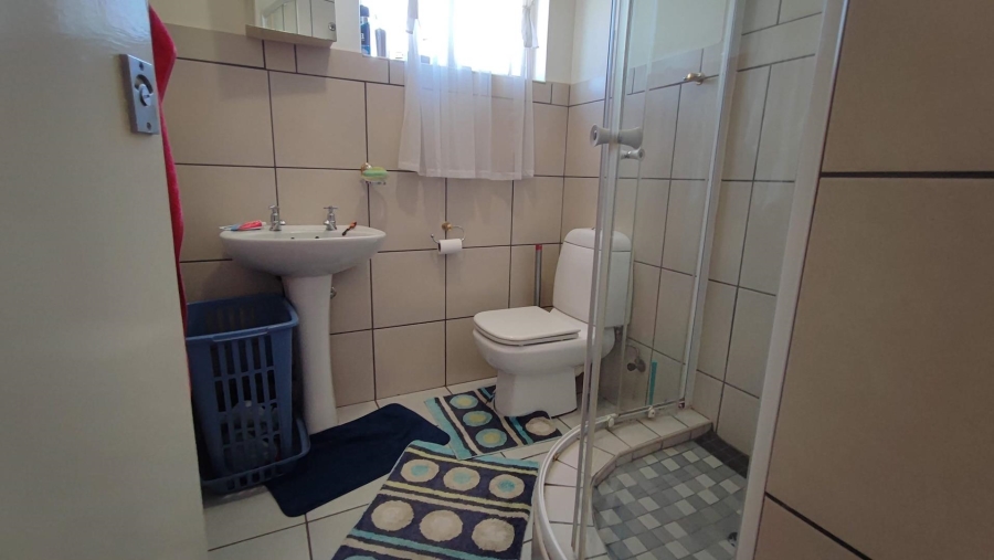 7 Bedroom Property for Sale in Brackenhurst Gauteng