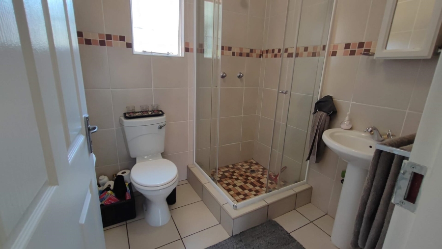 7 Bedroom Property for Sale in Brackenhurst Gauteng