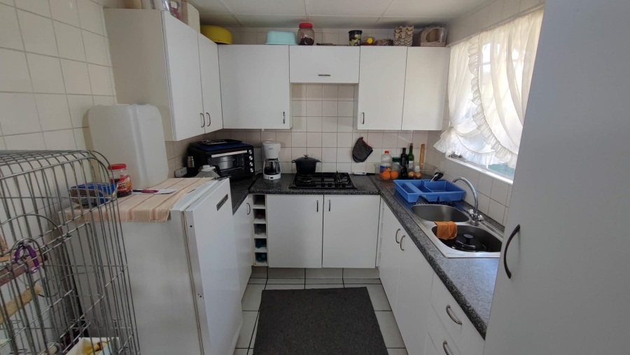 7 Bedroom Property for Sale in Brackenhurst Gauteng