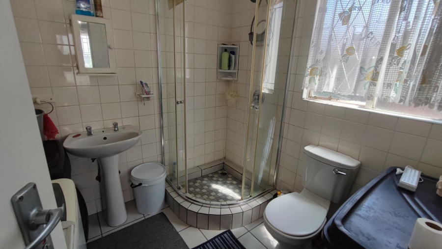 7 Bedroom Property for Sale in Brackenhurst Gauteng