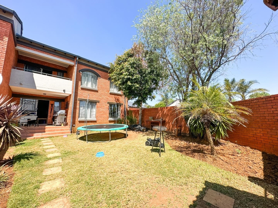 To Let 2 Bedroom Property for Rent in Mooikloof Ridge Gauteng