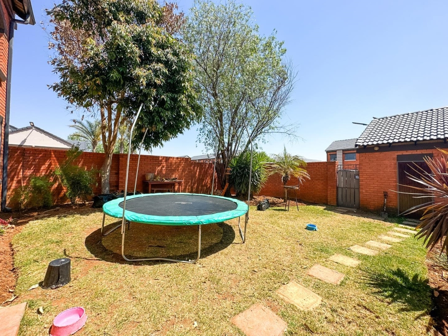 To Let 2 Bedroom Property for Rent in Mooikloof Ridge Gauteng