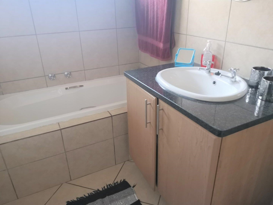 To Let 2 Bedroom Property for Rent in Meyersdal Gauteng