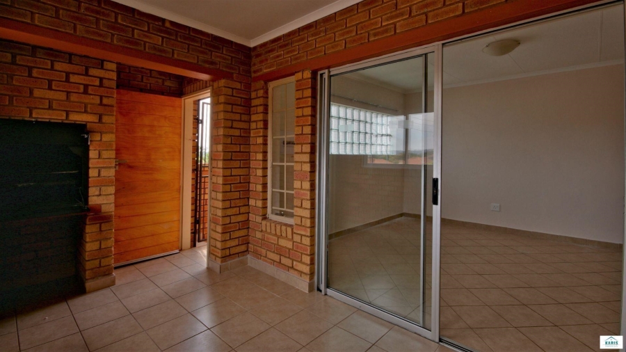 To Let 2 Bedroom Property for Rent in Magalieskruin Gauteng