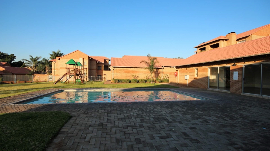 To Let 2 Bedroom Property for Rent in Magalieskruin Gauteng