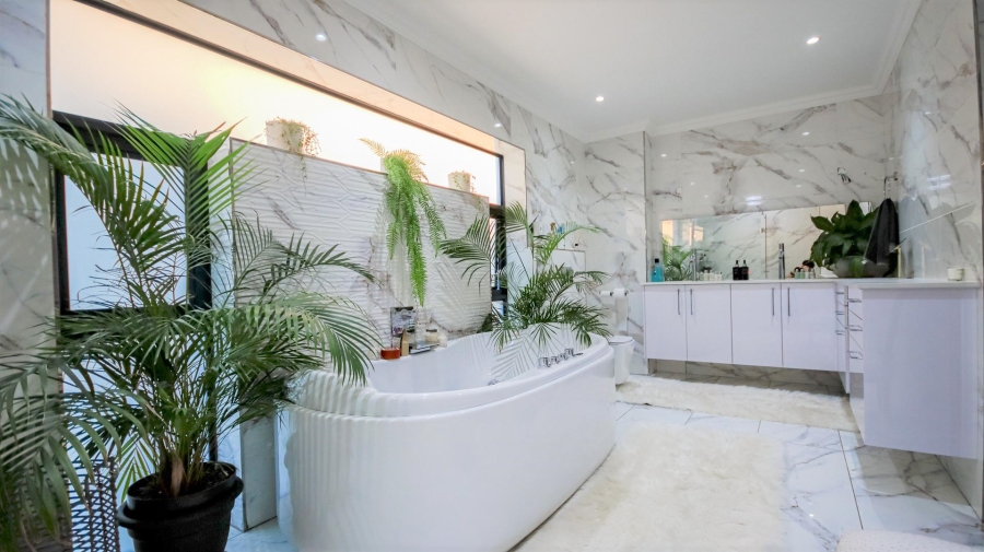 4 Bedroom Property for Sale in The Hills Game Reserve Estate Gauteng