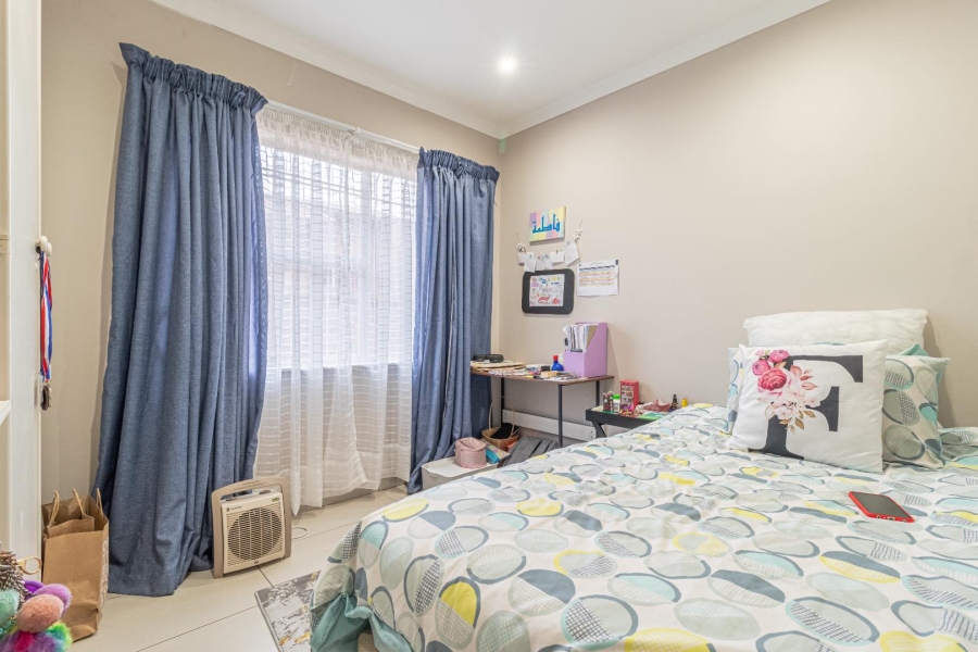 To Let 3 Bedroom Property for Rent in Helderkruin Gauteng