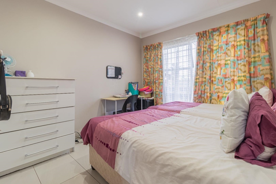 To Let 3 Bedroom Property for Rent in Helderkruin Gauteng