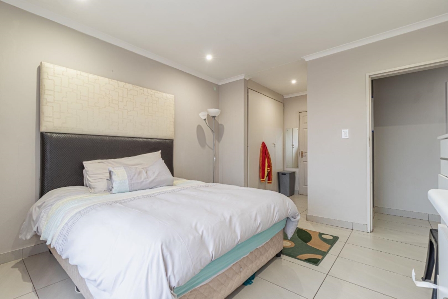 To Let 3 Bedroom Property for Rent in Helderkruin Gauteng