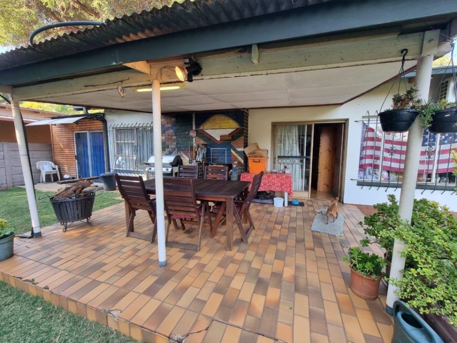To Let 3 Bedroom Property for Rent in Sinoville Gauteng