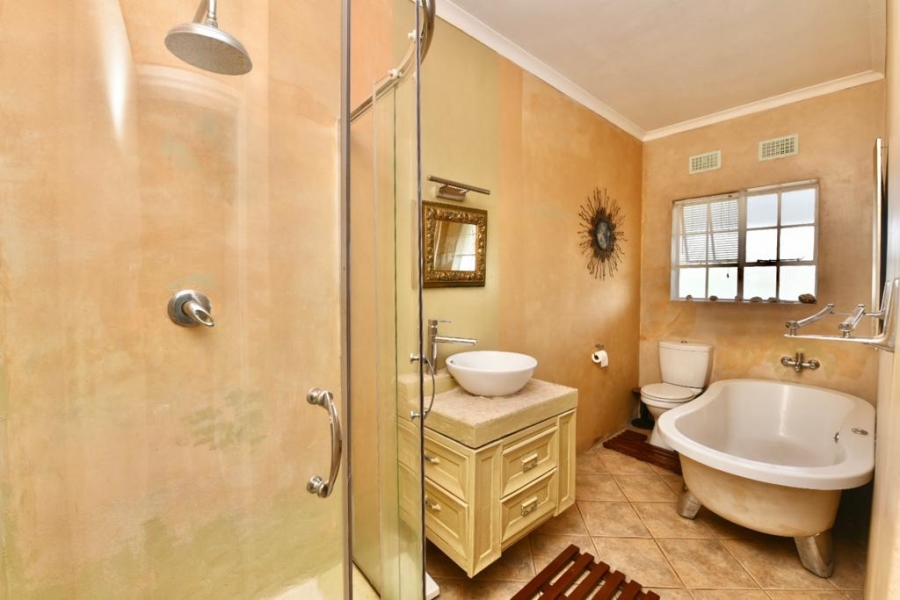 To Let 2 Bedroom Property for Rent in Sandown Gauteng