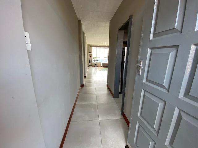 To Let 2 Bedroom Property for Rent in La Montagne Gauteng