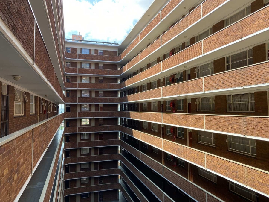 To Let 2 Bedroom Property for Rent in La Montagne Gauteng