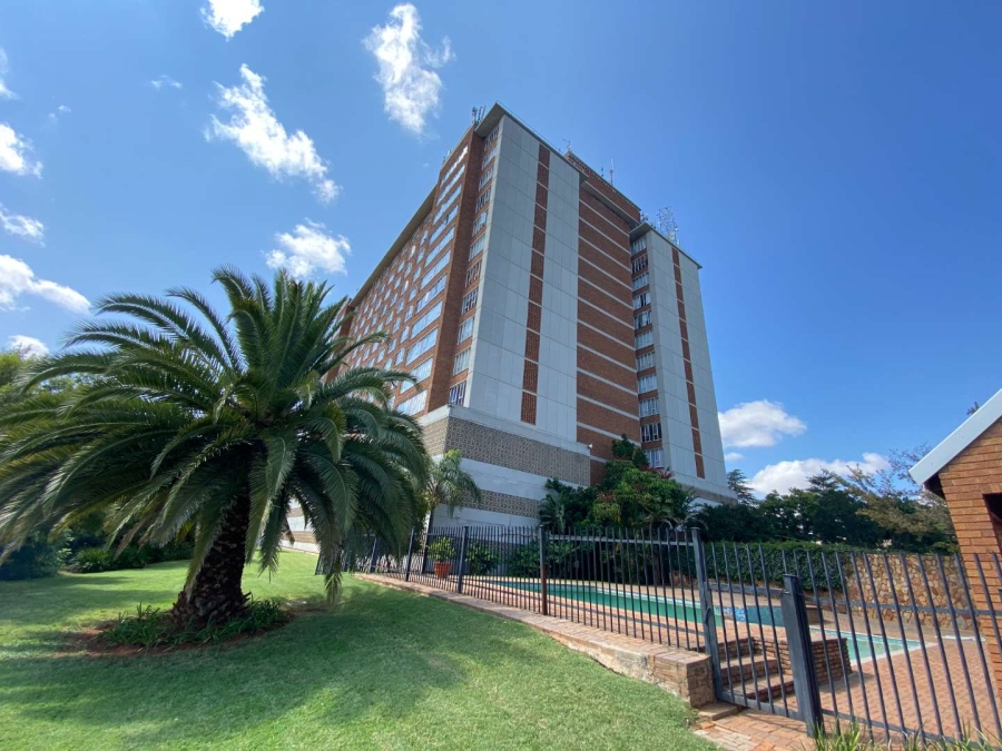 To Let 2 Bedroom Property for Rent in La Montagne Gauteng