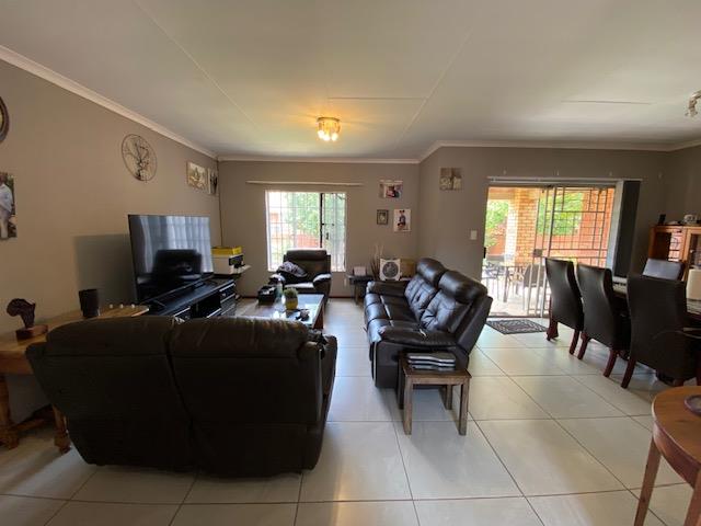 To Let 3 Bedroom Property for Rent in Equestria Gauteng