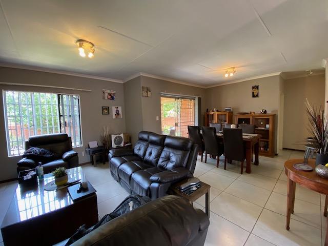 To Let 3 Bedroom Property for Rent in Equestria Gauteng