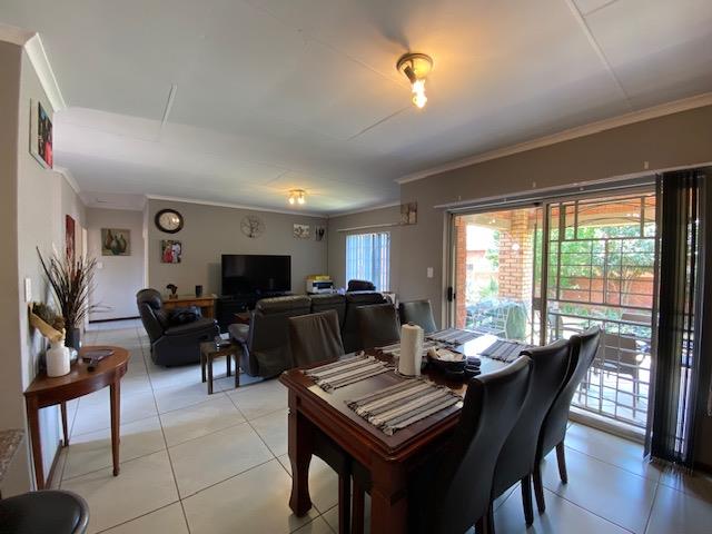 To Let 3 Bedroom Property for Rent in Equestria Gauteng