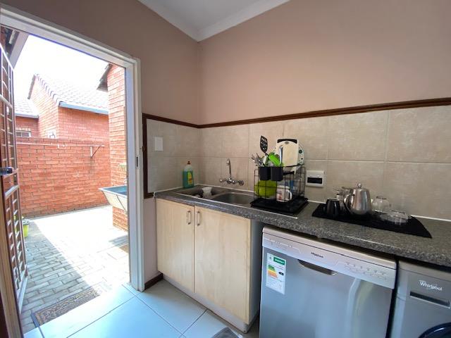 To Let 3 Bedroom Property for Rent in Equestria Gauteng