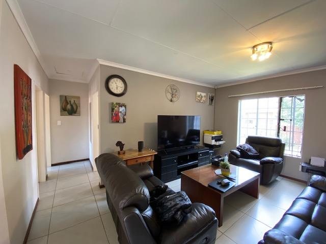 To Let 3 Bedroom Property for Rent in Equestria Gauteng