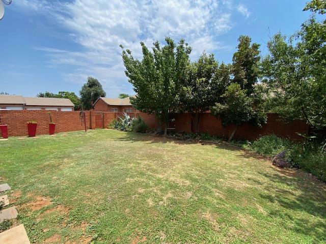 To Let 3 Bedroom Property for Rent in Equestria Gauteng