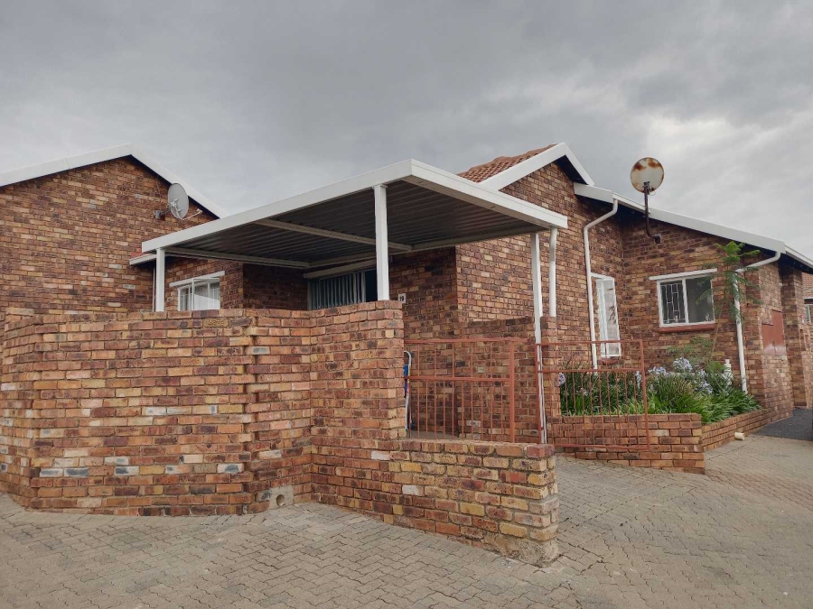 To Let 2 Bedroom Property for Rent in Norkem Park Gauteng