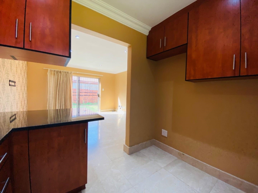 To Let 2 Bedroom Property for Rent in Noordwyk Gauteng