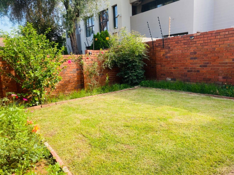 To Let 2 Bedroom Property for Rent in Noordwyk Gauteng