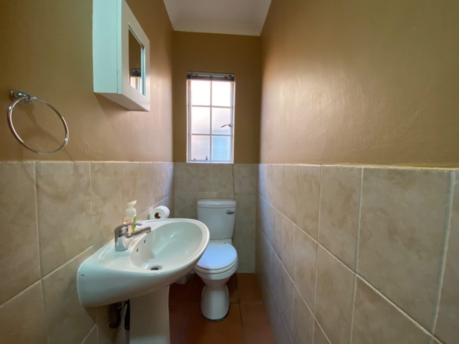 To Let 2 Bedroom Property for Rent in Noordwyk Gauteng