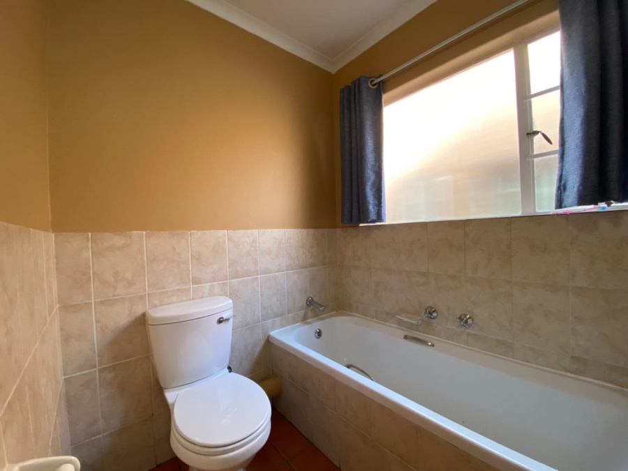 2 Bedroom Property for Sale in Noordwyk Gauteng