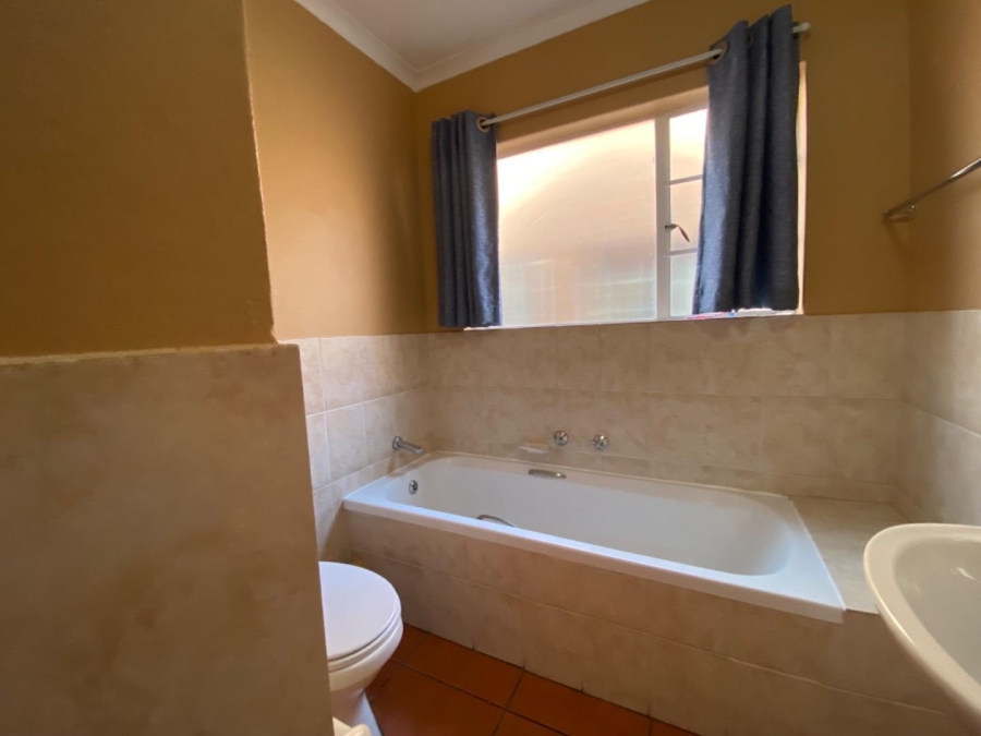 To Let 2 Bedroom Property for Rent in Noordwyk Gauteng