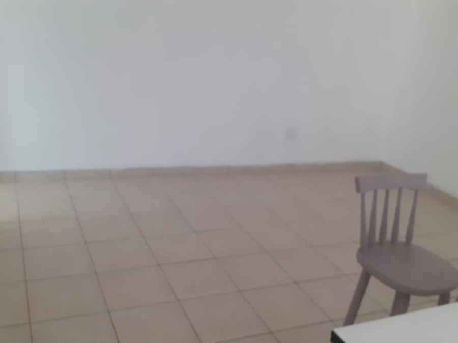 To Let 1 Bedroom Property for Rent in Lambton Gauteng