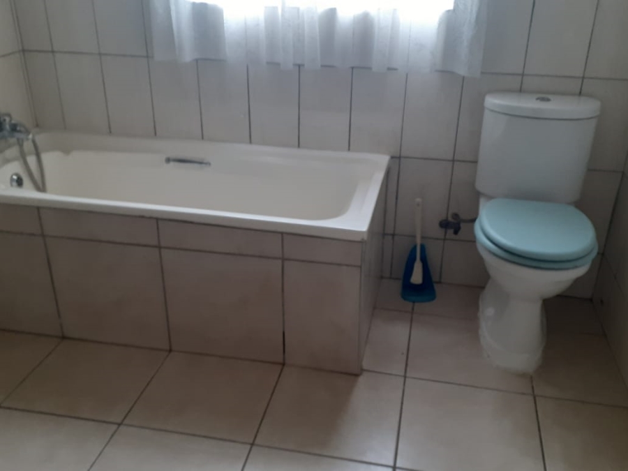 To Let 1 Bedroom Property for Rent in Lambton Gauteng
