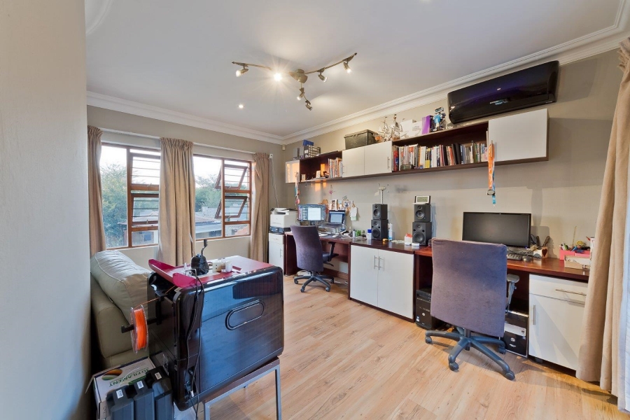 5 Bedroom Property for Sale in Glenferness Gauteng