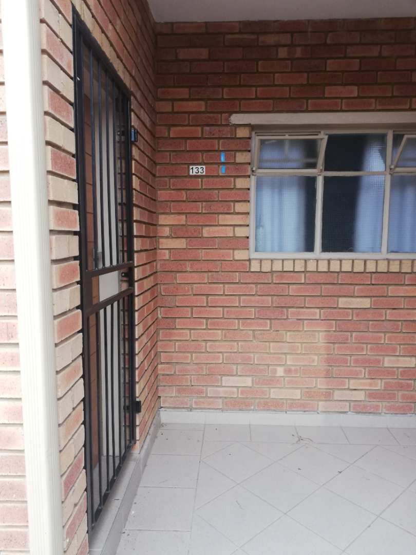 To Let 1 Bedroom Property for Rent in Elardus Park Gauteng