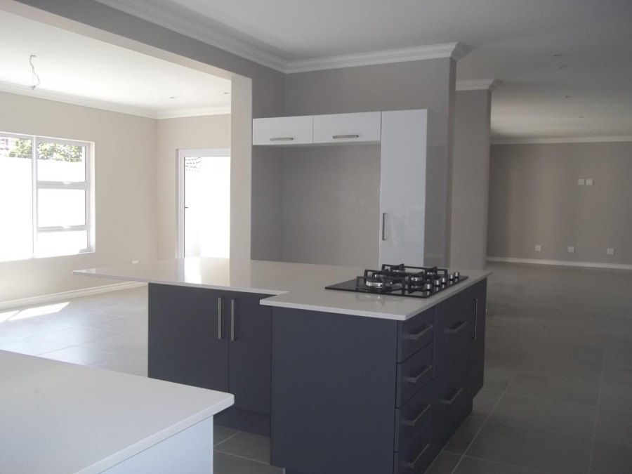 5 Bedroom Property for Sale in Glenhazel Gauteng