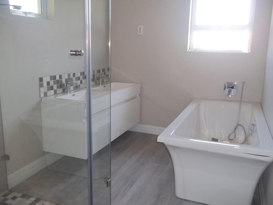 5 Bedroom Property for Sale in Glenhazel Gauteng