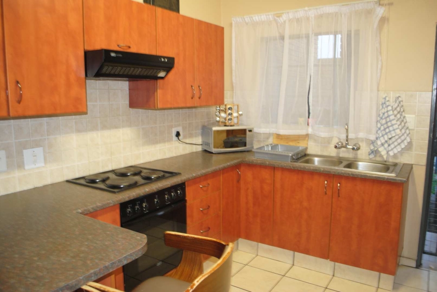 To Let 2 Bedroom Property for Rent in Kookrus Gauteng
