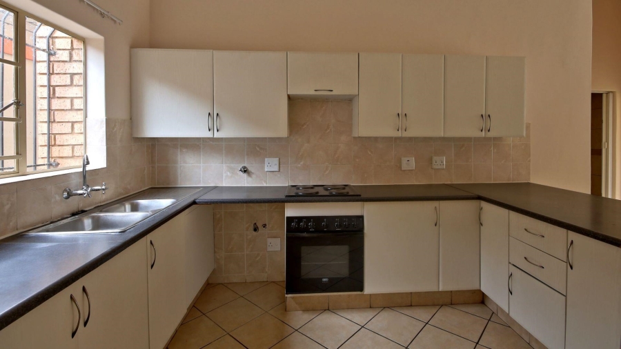 To Let 2 Bedroom Property for Rent in Northwold Gauteng