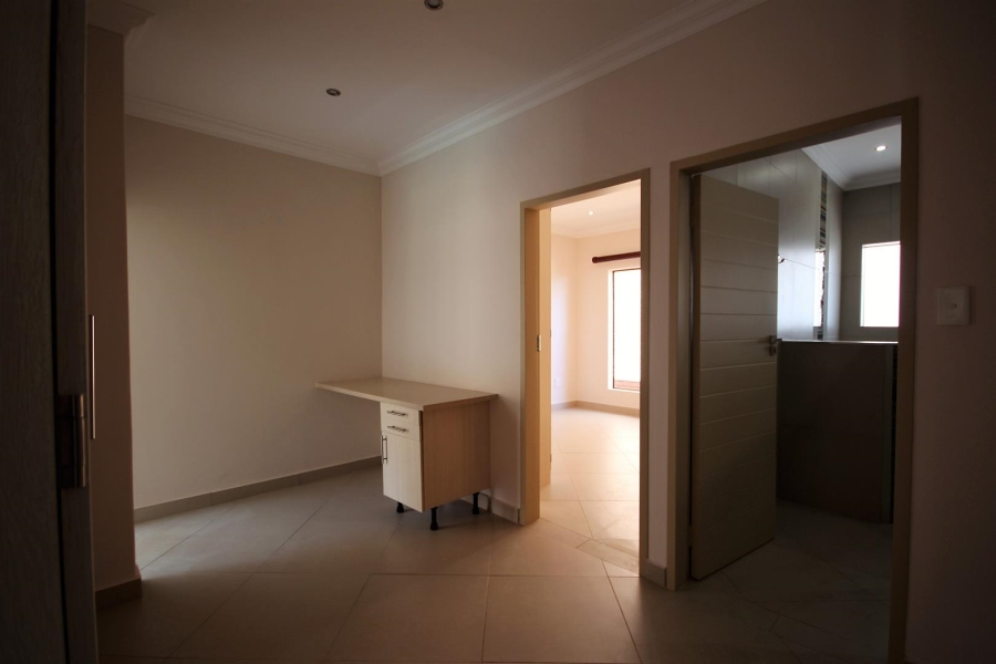 To Let 3 Bedroom Property for Rent in Olympus Gauteng