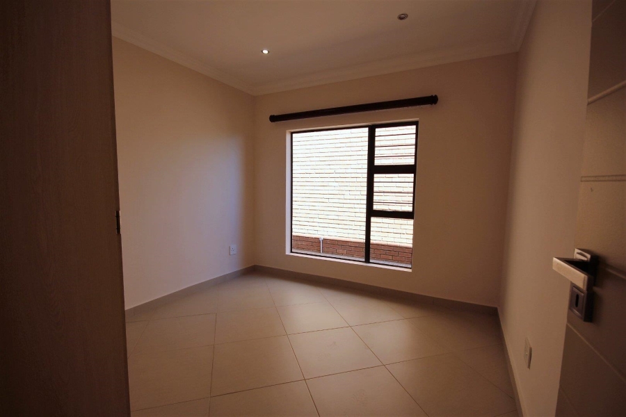 To Let 3 Bedroom Property for Rent in Olympus Gauteng