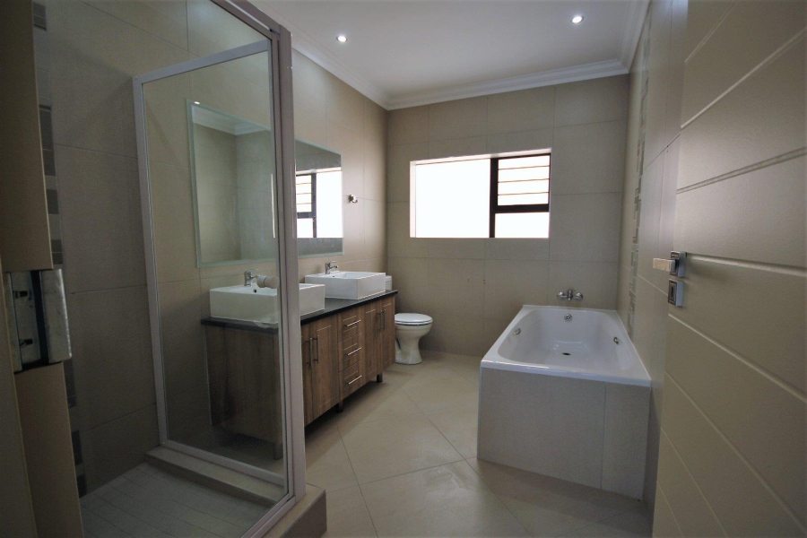 To Let 3 Bedroom Property for Rent in Olympus Gauteng